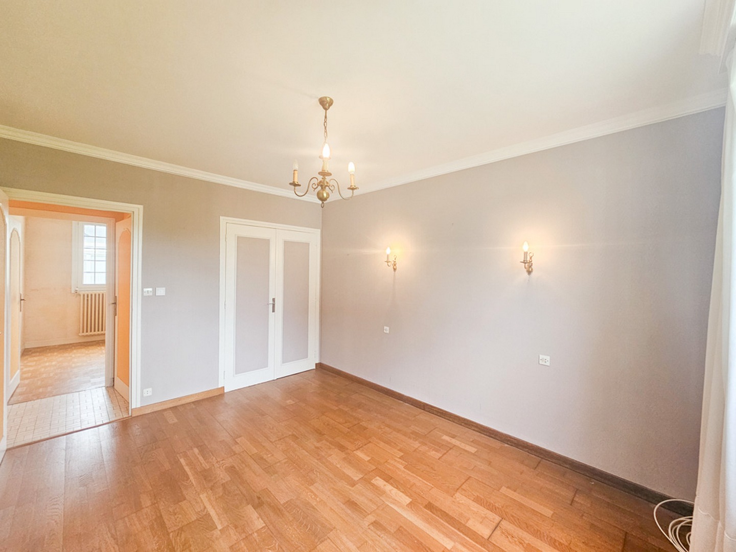 MAISON T6 AVEC 4/5 CH - TERRAIN +450M² - NON MITOYENNE - GARAGE - PROXIMITE COMMERCES - RARE photo 5